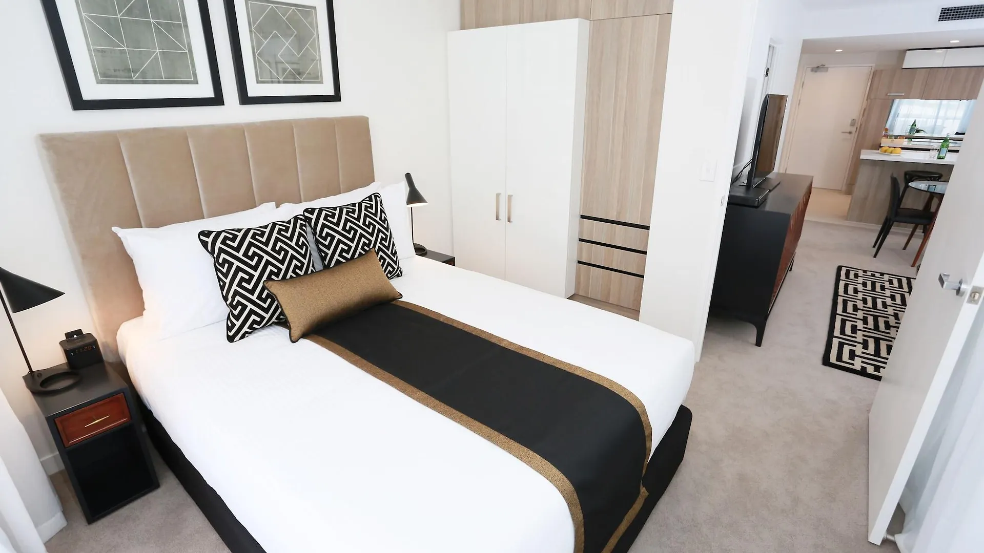 Alex Perry Hotel & Apartments Brisbane Australia