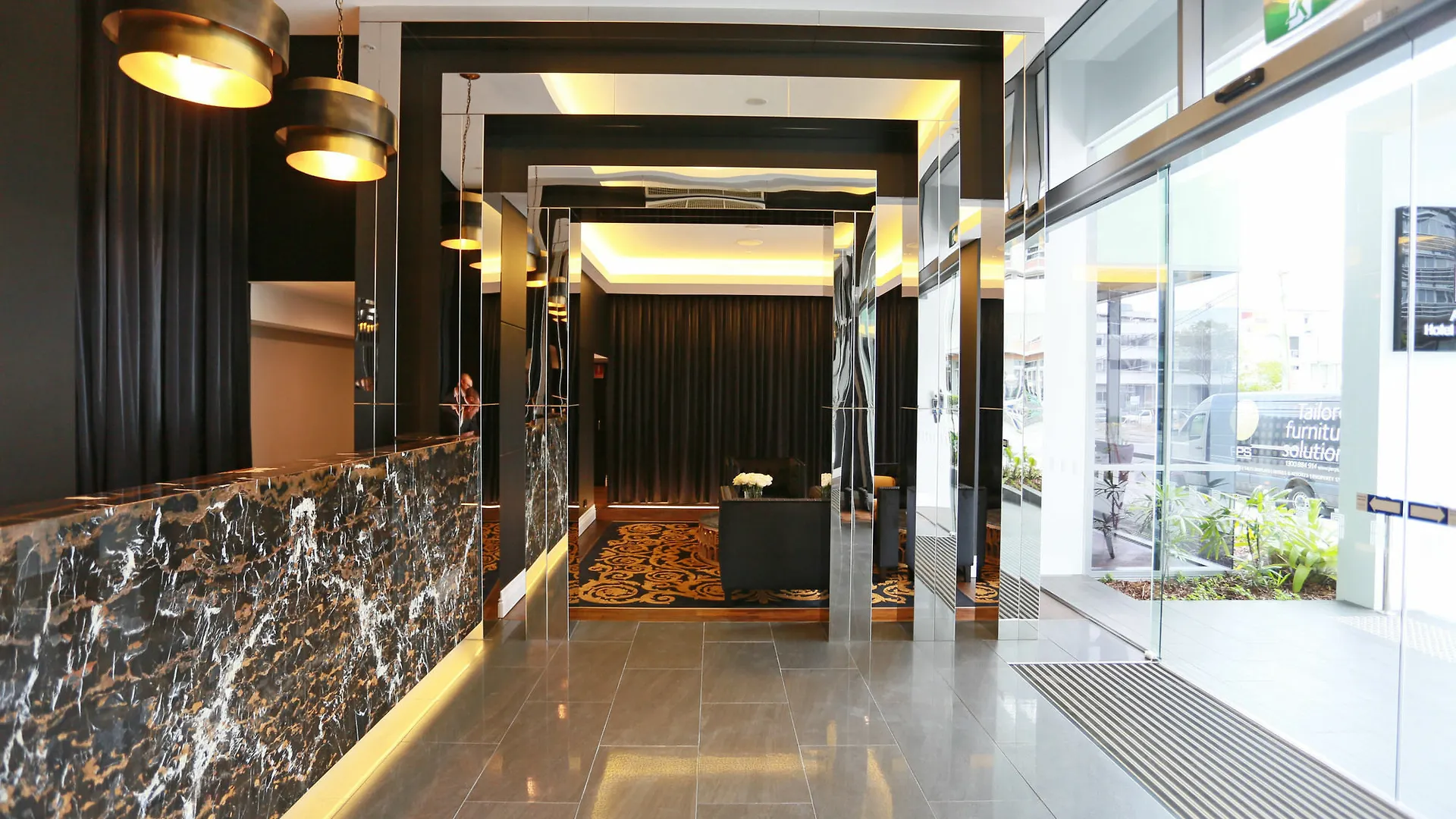 ****  Alex Perry Hotel & Apartments Brisbane Australia